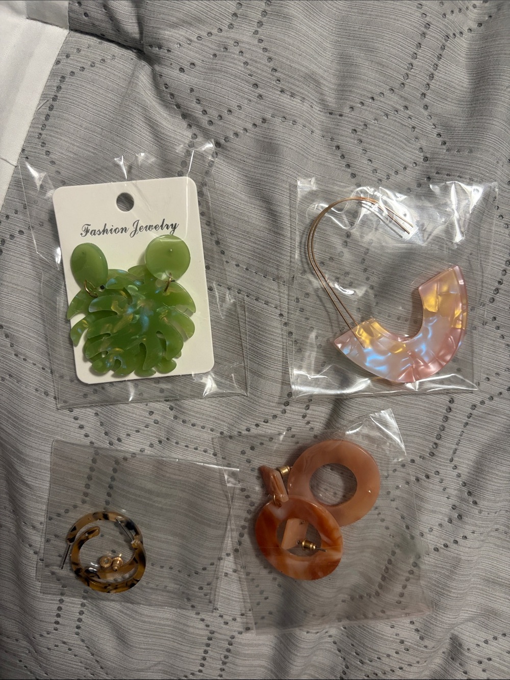 Accessories - Earrings